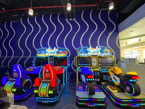 La La Land Amusement Arcade - photo 4 of 6