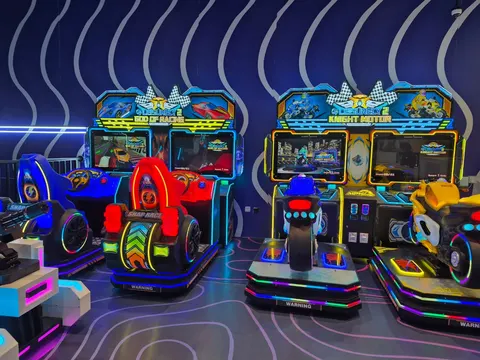 La La Land Amusement Arcade - photo 5 of 6