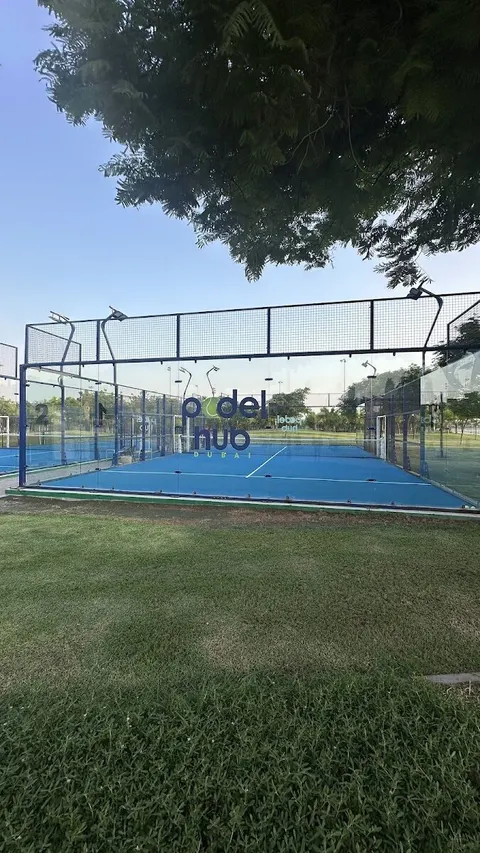 Padel Hub Dubai - Al Quoz Pond Park facility