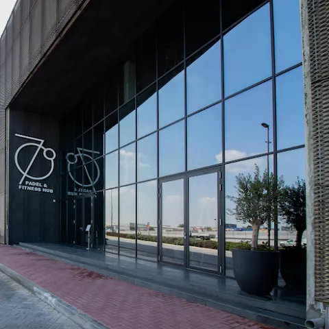 700 Padel & Fitness Hub facility